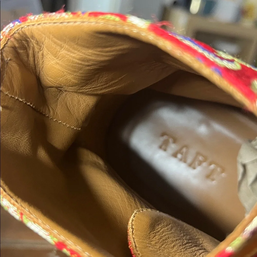 Taft The Jack in Red Paisley - Picture 15 of 15